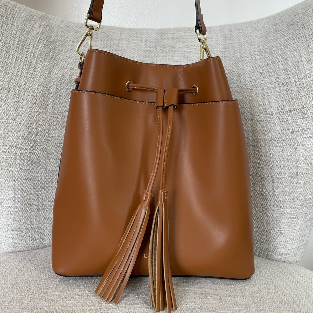 Camellia Roma Shoulder Bag